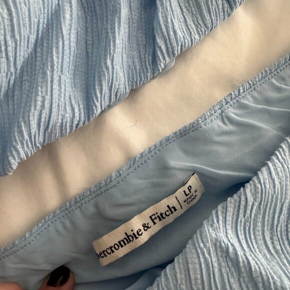 Abercrombie and Fitch Crinkle texture set - L top, LP skirt, worn once - Picture 4 of 8
